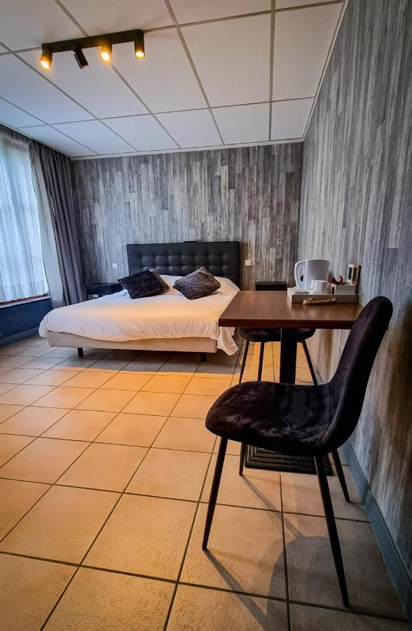 Hotel De Schacht Genk Esterno foto