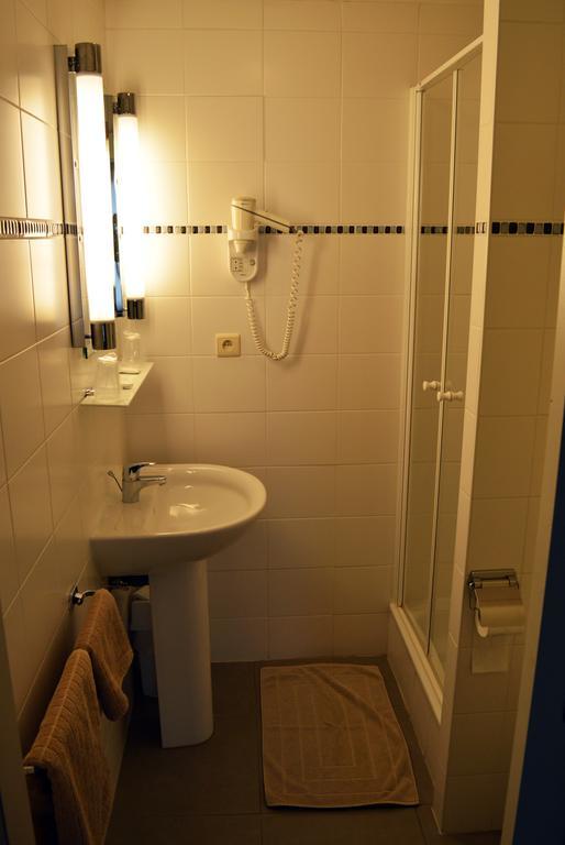 Hotel De Schacht Genk Esterno foto